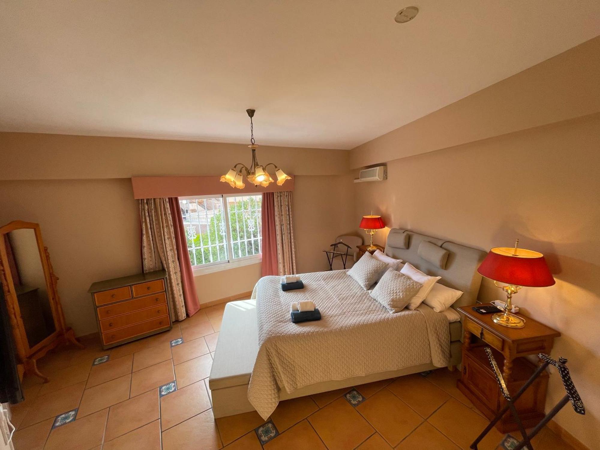 Anna'S Garden Bed & Breakfast Torrevieja Oda fotoğraf