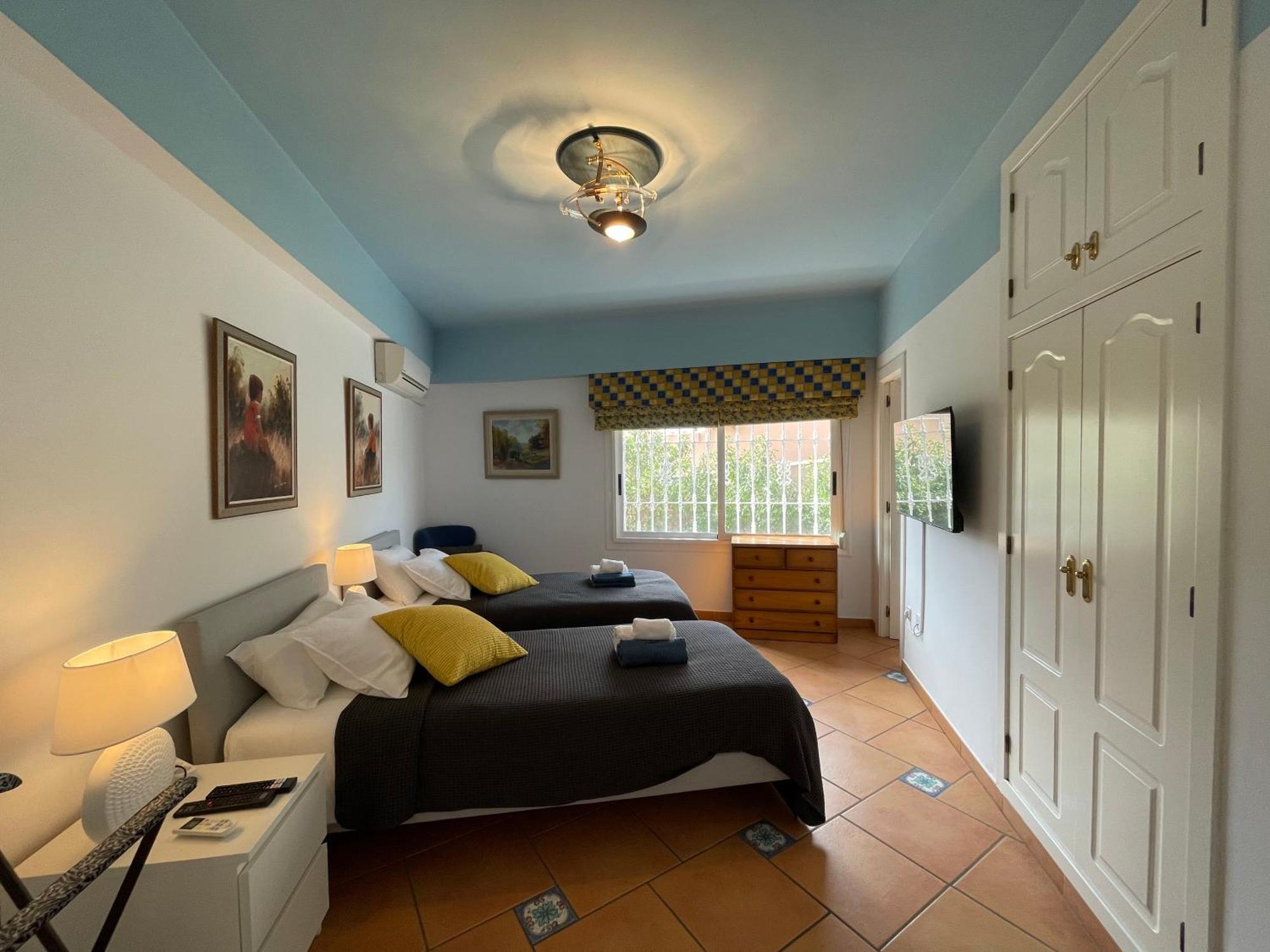 Anna'S Garden Bed & Breakfast Torrevieja Oda fotoğraf