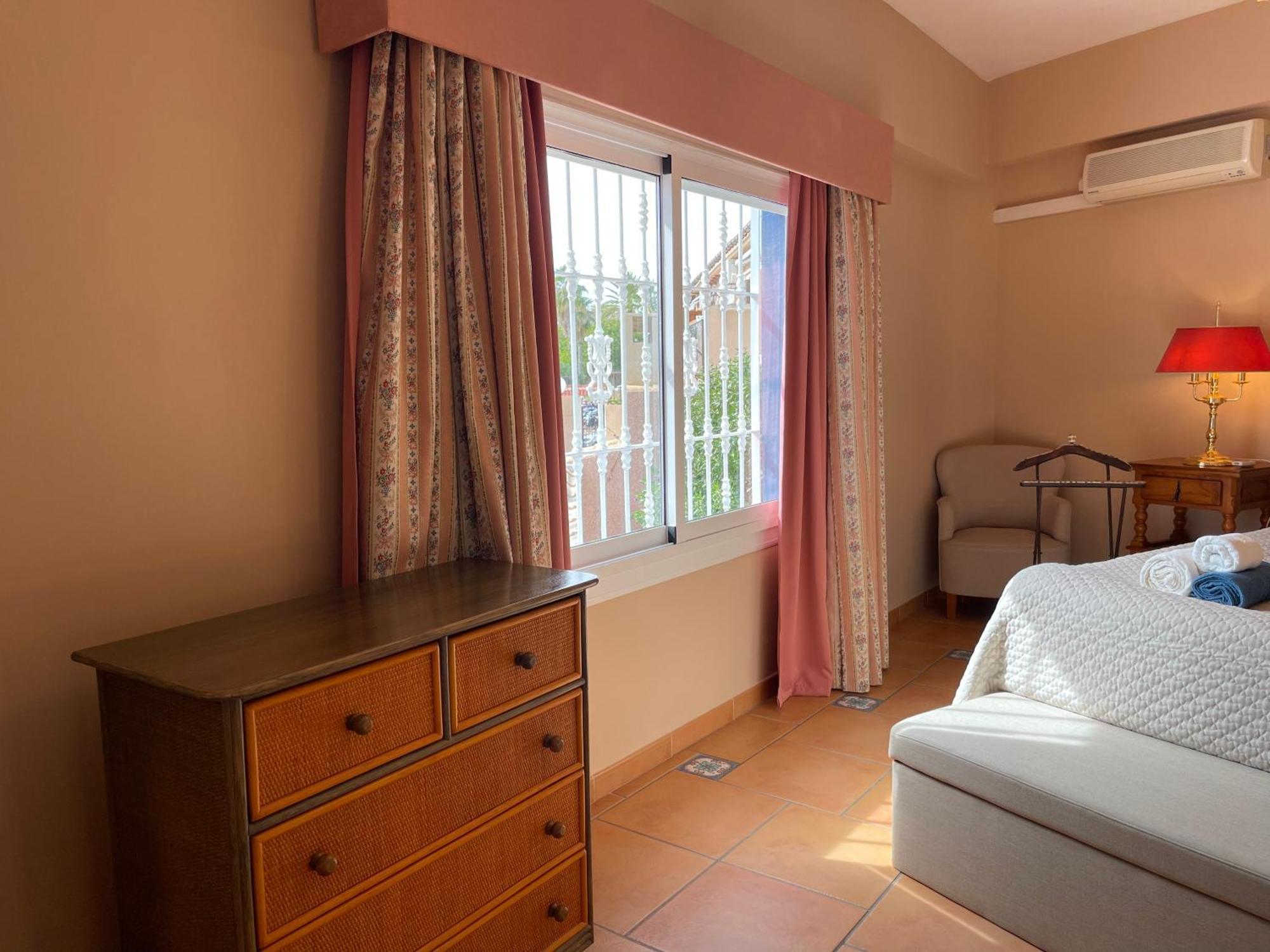 Anna'S Garden Bed & Breakfast Torrevieja Oda fotoğraf