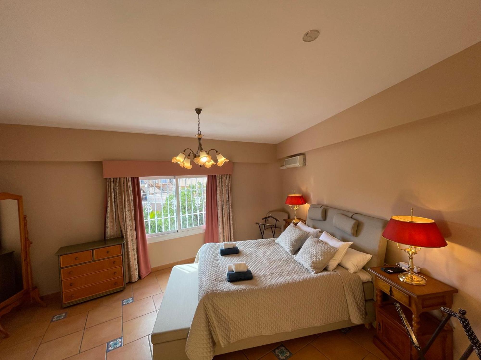 Anna'S Garden Bed & Breakfast Torrevieja Oda fotoğraf
